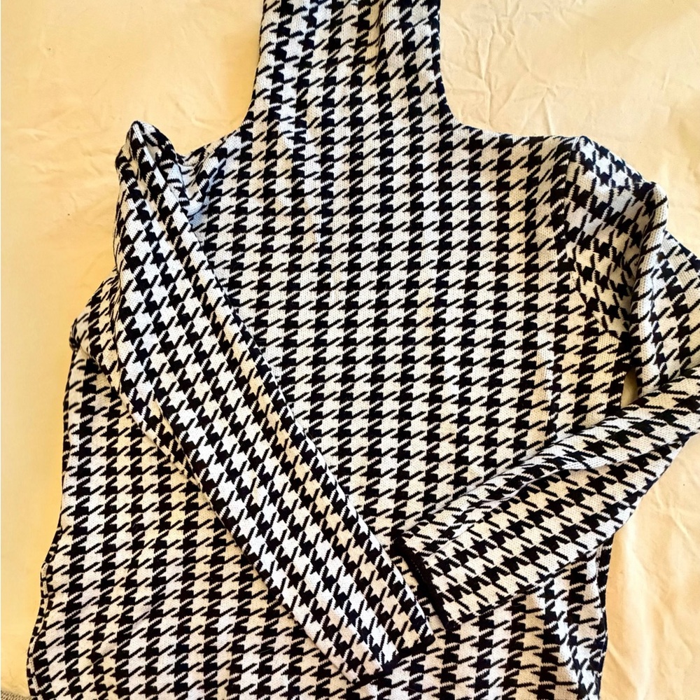 Houndstooth Turtleneck Long Sleeve Women's Top Black & White Pullover Casual